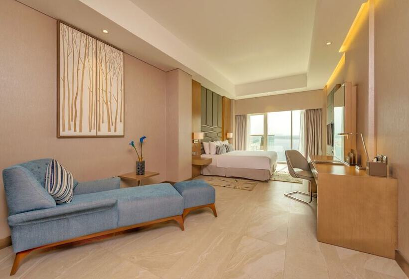 سوییت با چشم‌انداز دریا, Royal Central Hotel And Resort The Palm