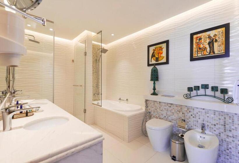 سوییت با چشم‌انداز دریا, Royal Central Hotel And Resort The Palm