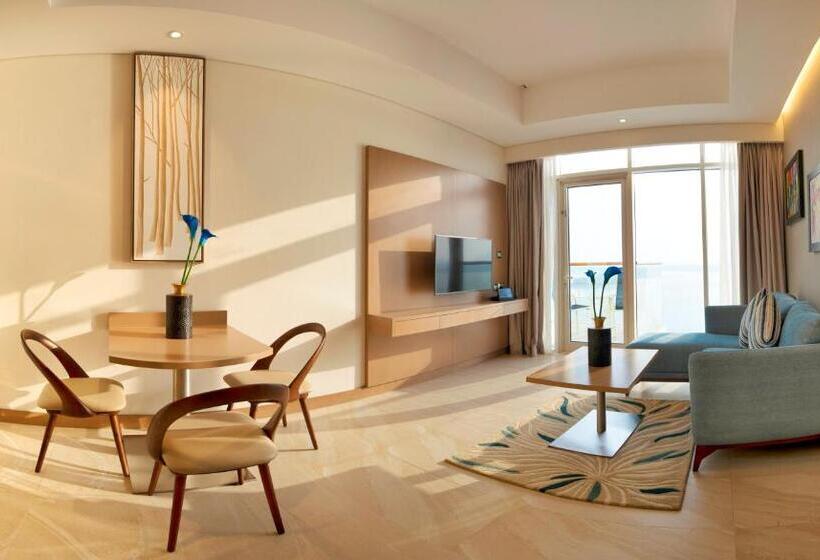 سوییت با چشم‌انداز دریا, Royal Central Hotel And Resort The Palm