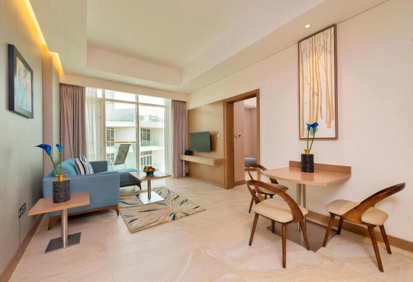 سوییت با چشم‌انداز دریا, Royal Central Hotel And Resort The Palm