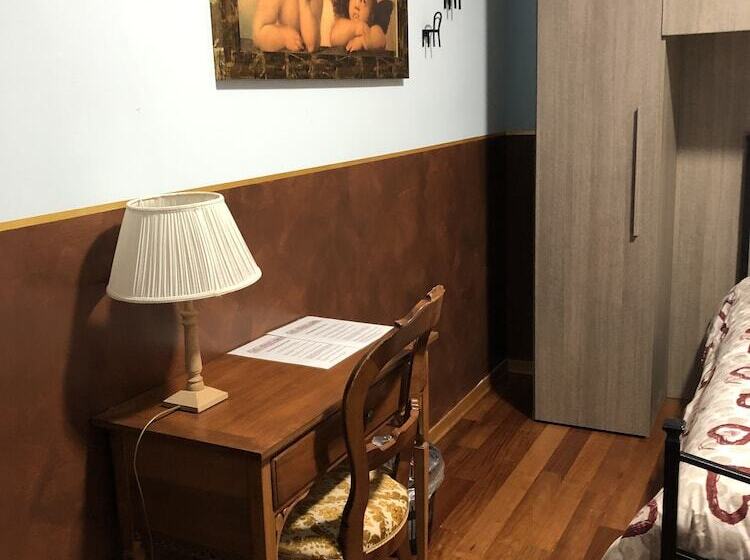 اتاق استاندارد سه تخته با سرویس بهداشتی مشترک, Villa Boninsegna