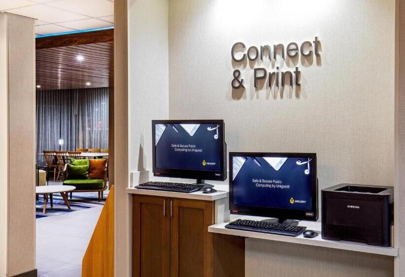 سوئیت با تخت بزرگ, Fairfield Inn & Suites By Marriott Mcpherson
