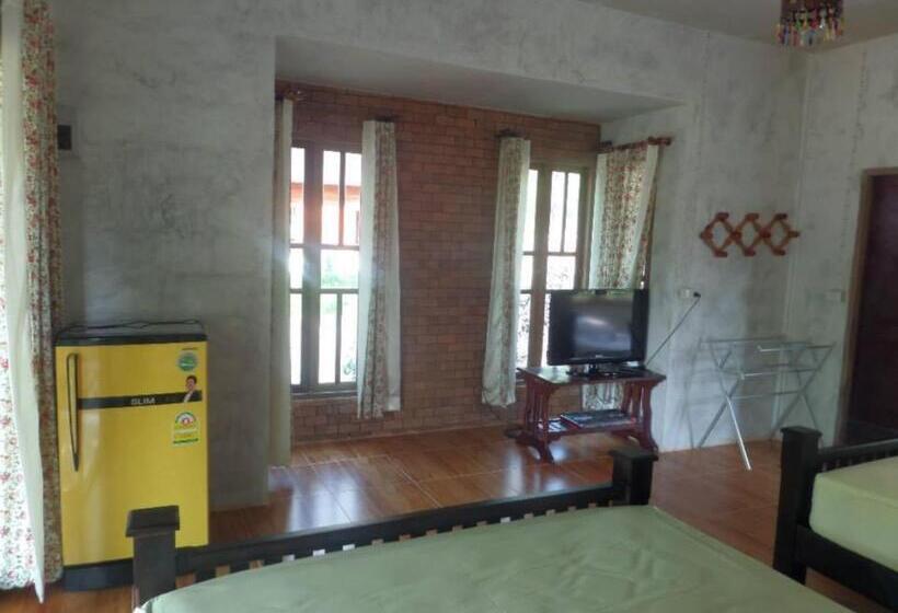 اتاق لوکس با بالکن, Lunda Orchid Resort