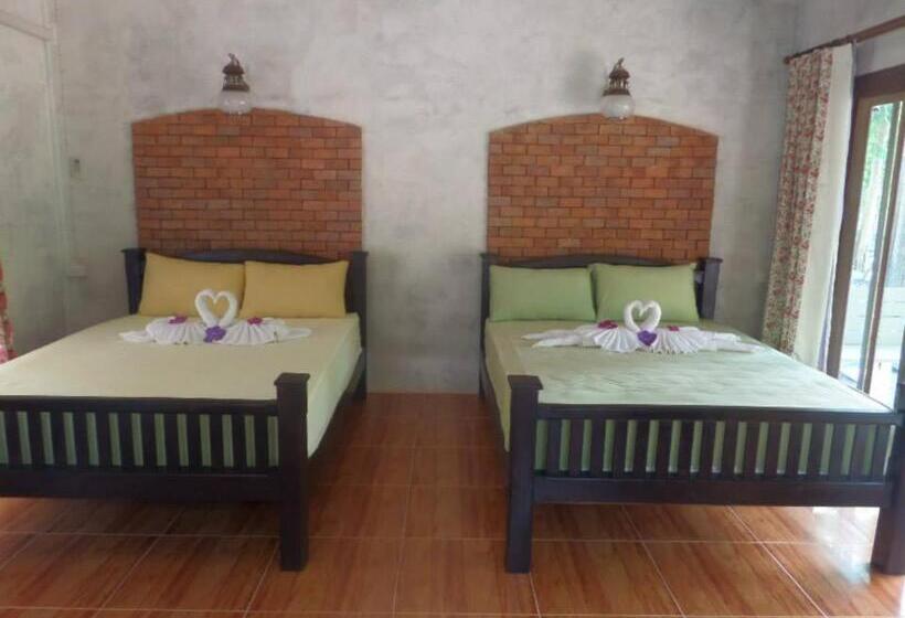اتاق لوکس با بالکن, Lunda Orchid Resort