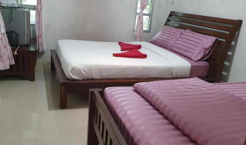 اتاق لوکس سه تخته, Lunda Orchid Resort