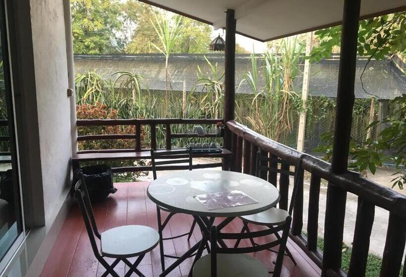 اتاق استاندارد چهارنفره با بالکن, Lunda Orchid Resort