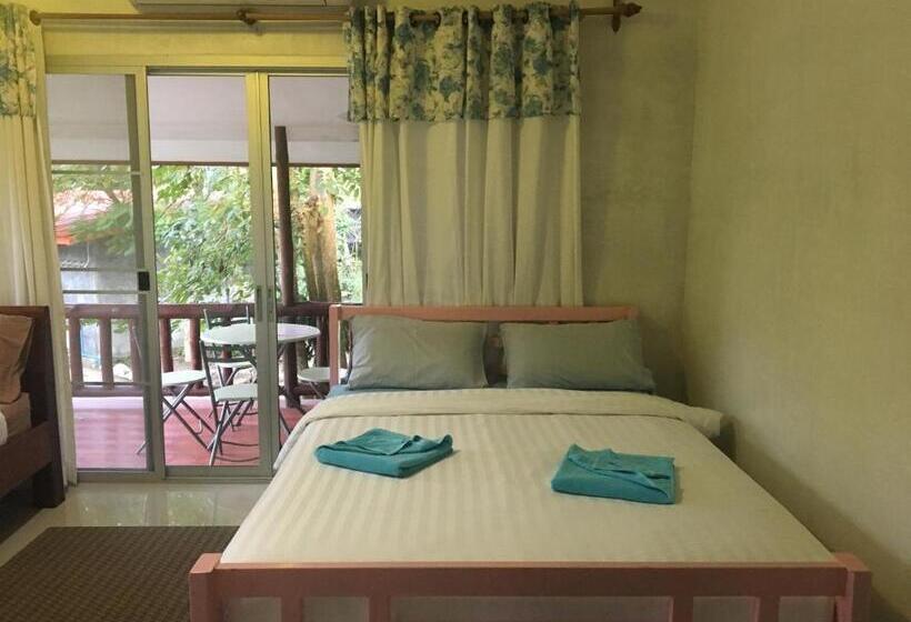 اتاق استاندارد چهارنفره با بالکن, Lunda Orchid Resort