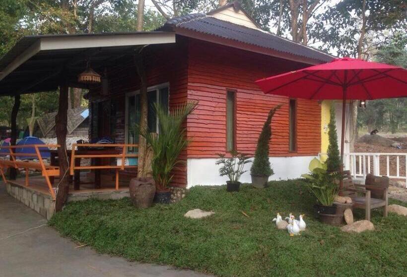 اتاق استاندارد سه تخته با چشم‌انداز, Lunda Orchid Resort