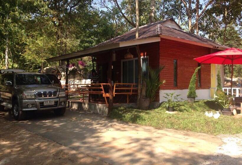 اتاق استاندارد سه تخته با چشم‌انداز, Lunda Orchid Resort