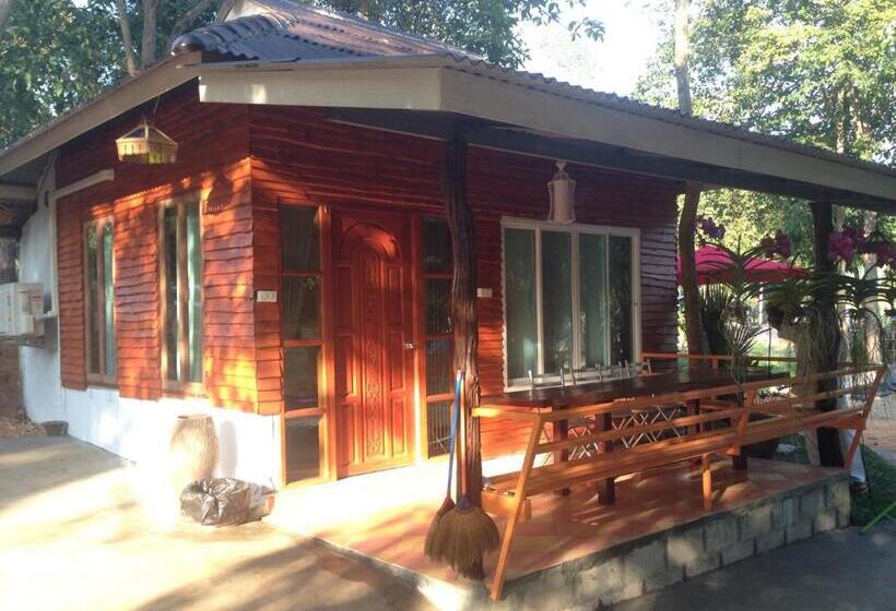 اتاق استاندارد سه تخته با چشم‌انداز, Lunda Orchid Resort