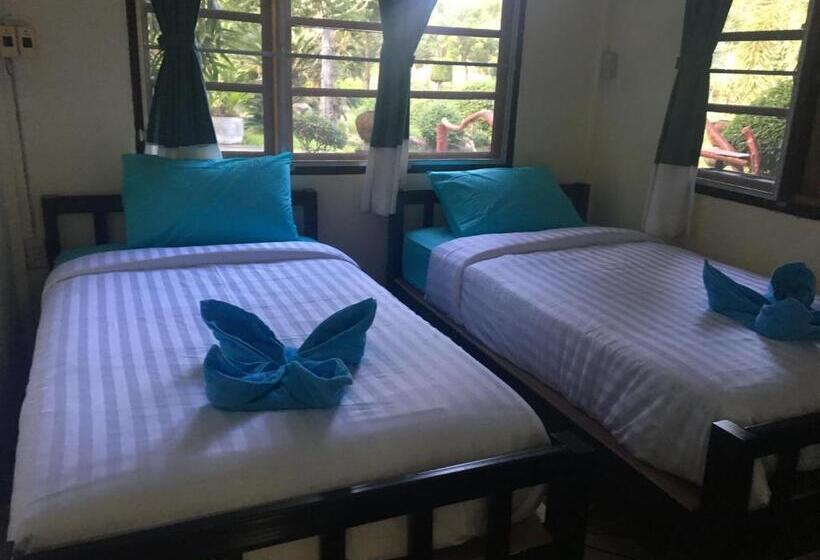 اتاق خانوادگی با چشم‌انداز باغ, Lunda Orchid Resort