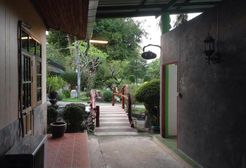 اتاق خانوادگی با چشم‌انداز باغ, Lunda Orchid Resort