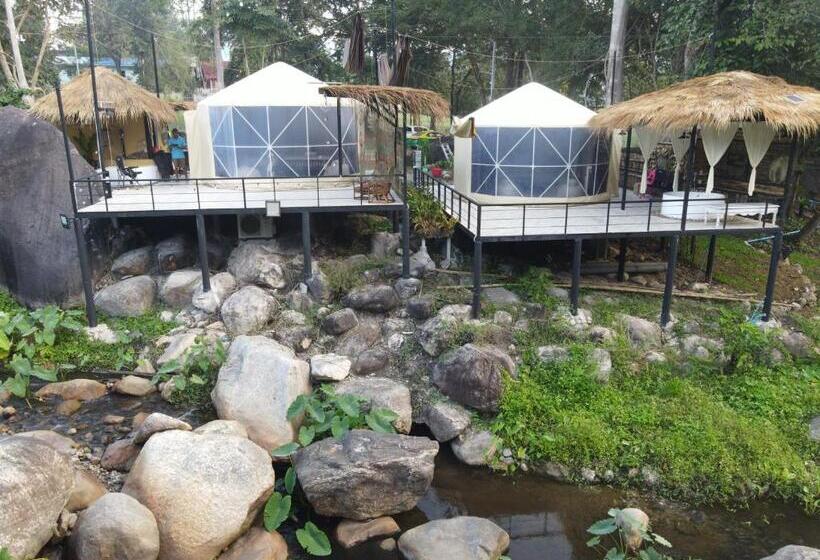 چادر با خدمات رفاهی استاندارد, Lunda Orchid Resort