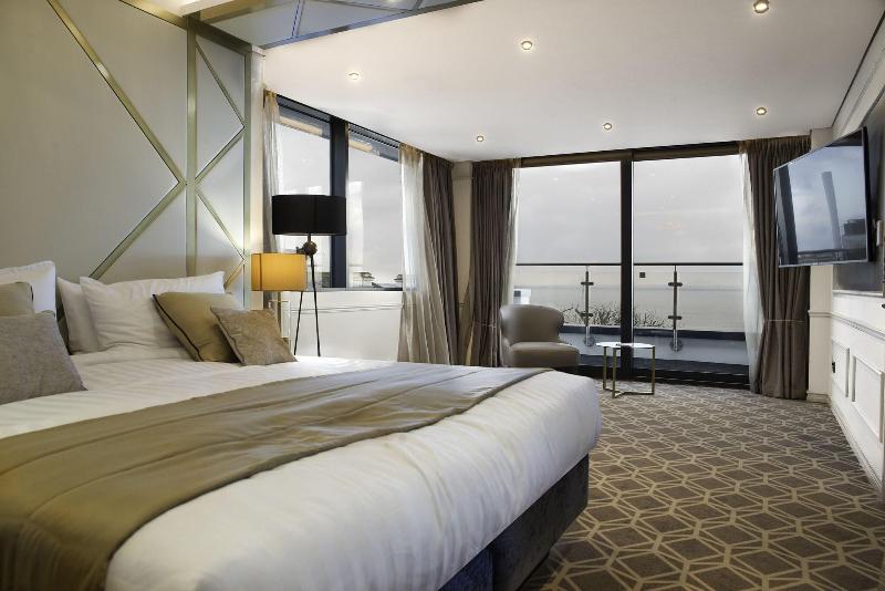 Deluxe Suite Sea View, Seven