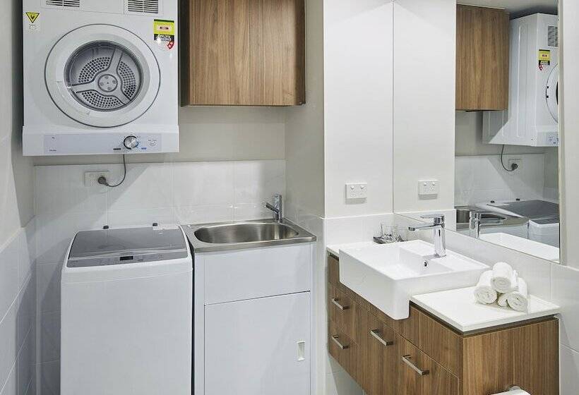 استودیوی استاندارد, The Sebel West Perth