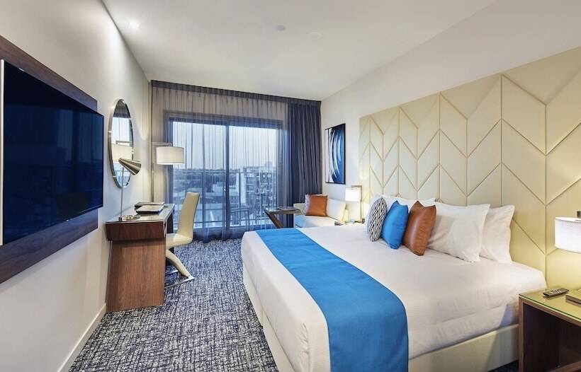 استودیوی استاندارد, The Sebel West Perth