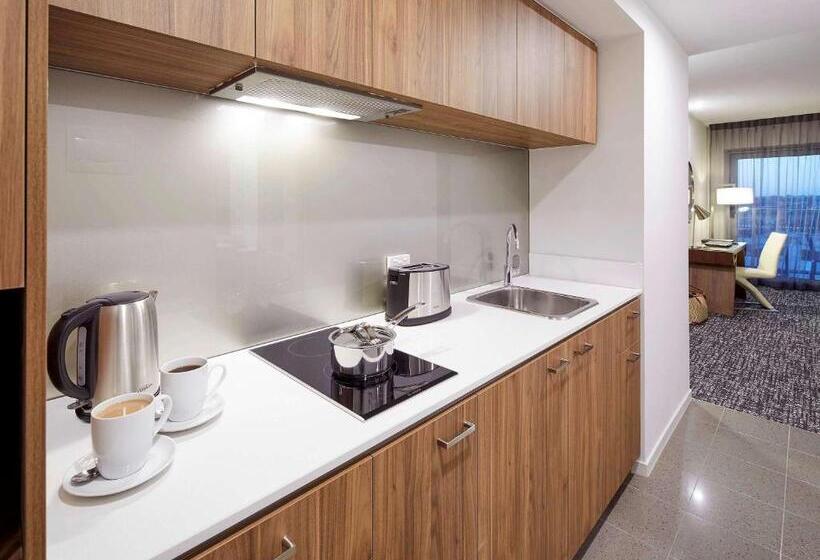 استودیوی استاندارد, The Sebel West Perth