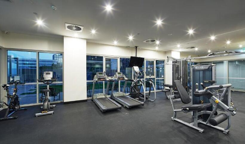 استودیوی استاندارد, The Sebel West Perth