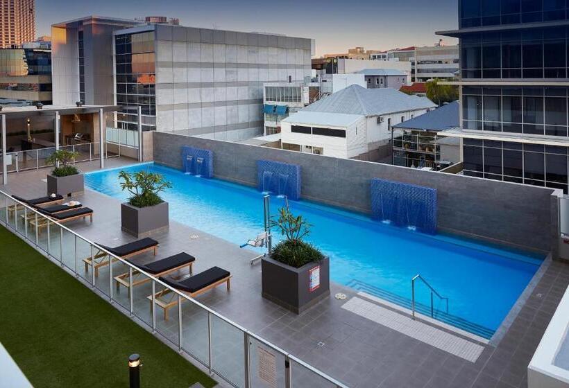 استودیوی استاندارد, The Sebel West Perth