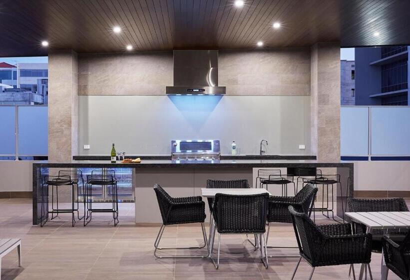 استودیوی استاندارد, The Sebel West Perth