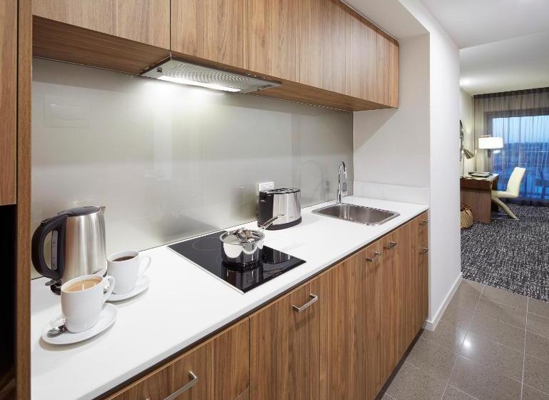 استودیوی استاندارد, The Sebel West Perth