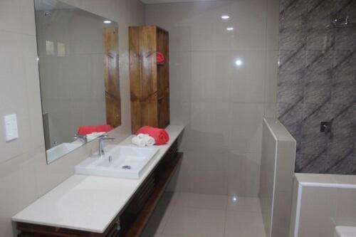 ویلای 1 خوابه, Le Uaina Beach Resort