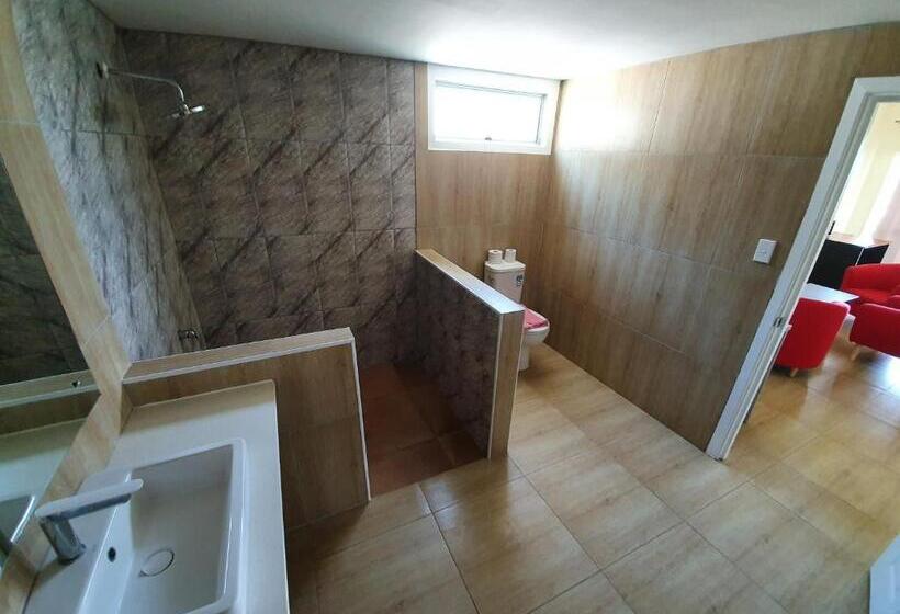 سوئیت 2 خوابه, Le Uaina Beach Resort