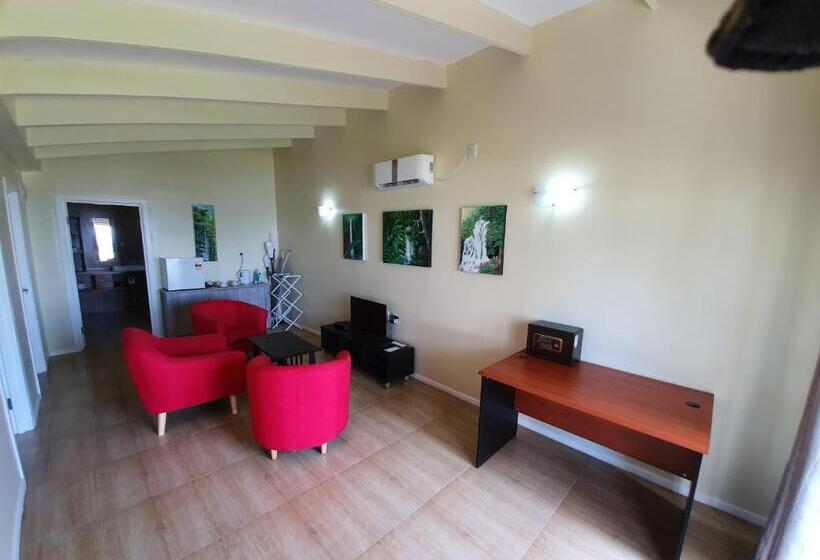 سوئیت 2 خوابه, Le Uaina Beach Resort