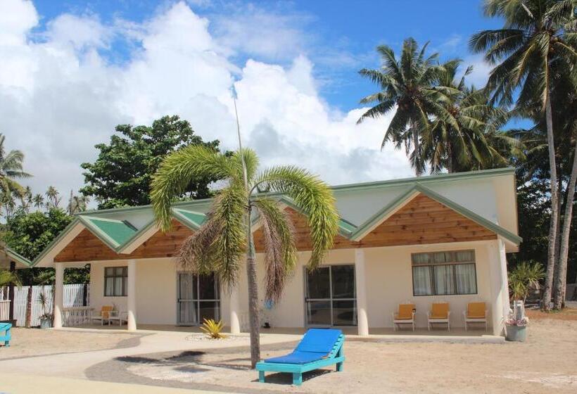 اتاق سه نفره سوپریور با چشم‌انداز دریا, Le Uaina Beach Resort