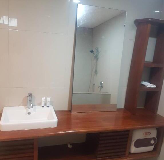بانگلوی استاندارد, Le Uaina Beach Resort