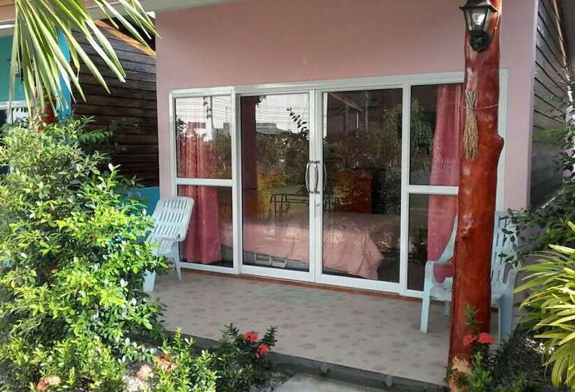 اتاق لوکس, Lucky Bungalow