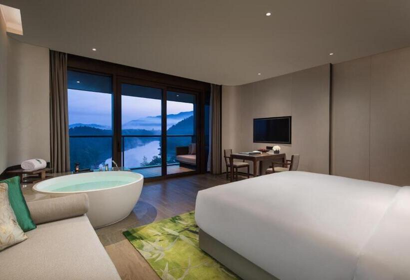 اتاق استاندارد با تخت بزرگ, Banyan Tree Anji
