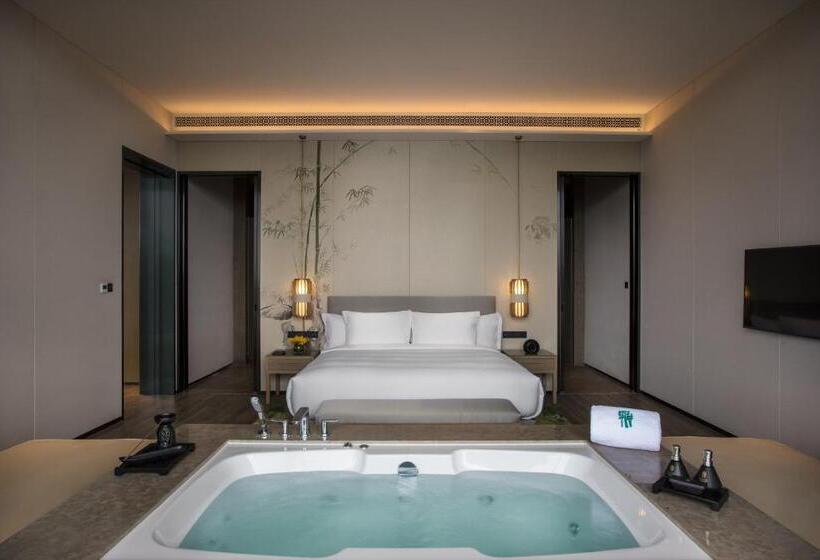 سوئیت با چشم‌انداز, Banyan Tree Anji
