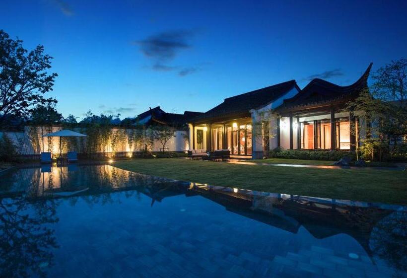 ویلای 2 خوابه, Banyan Tree Anji