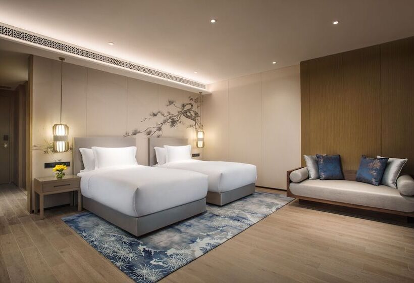 اتاق استاندارد با چشم‌انداز دریاچه, Banyan Tree Anji