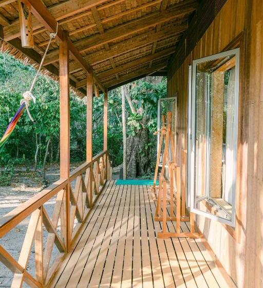 سوییت, Boulder Bay Eco Resort   Nga Khin Nyo Gyee Island