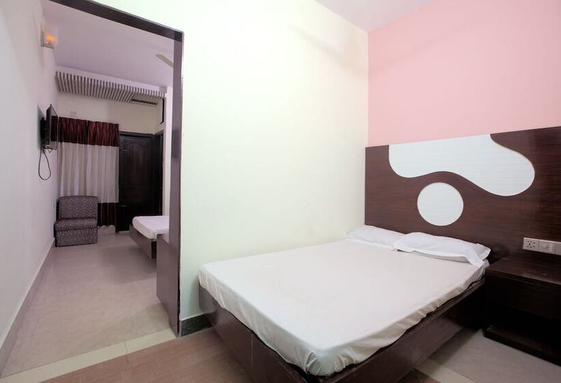اتاق لوکس سه تخته, Galaxy Resort Limited