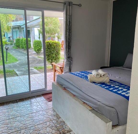 اتاق استاندارد با چشم‌انداز باغ, Smile Resort Koh Mook