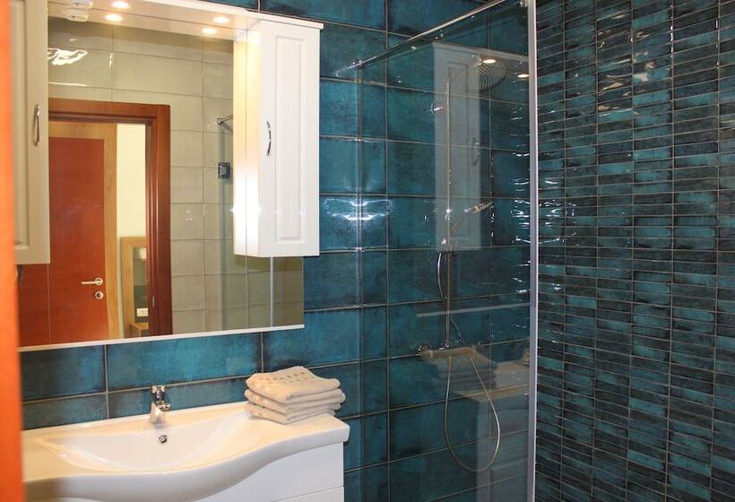 ویلا دلوکس 3 خوابه, Villa Luka