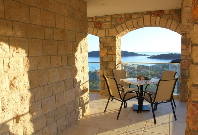 ویلا دلوکس 3 خوابه, Villa Luka