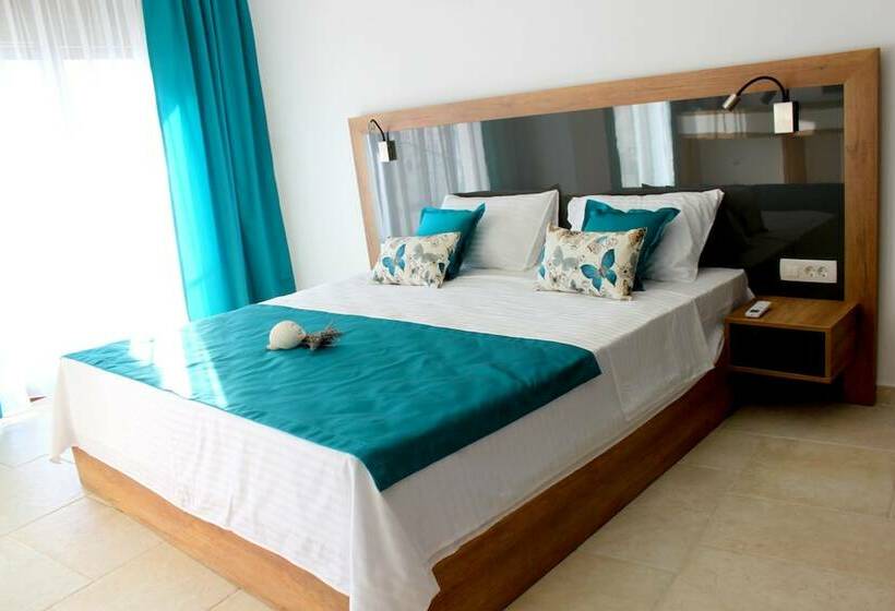 ویلا دلوکس 3 خوابه, Villa Luka