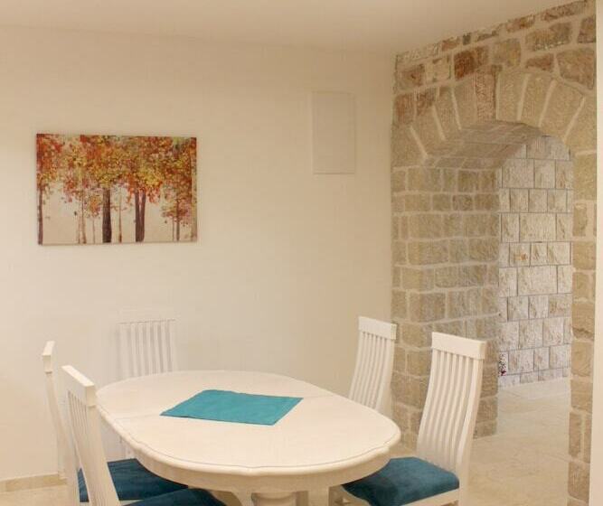 ویلا دلوکس 3 خوابه, Villa Luka