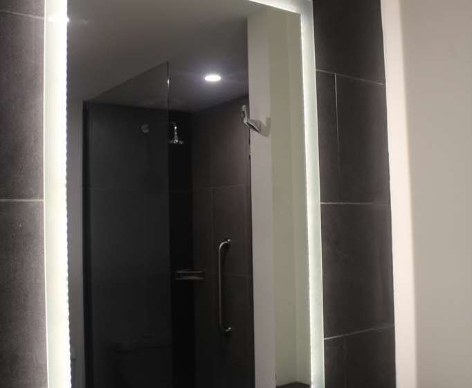 اتاق استاندارد با چشم‌انداز دریاچه, Hampton Inn San Luis Potosi