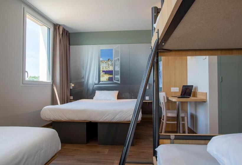 اتاق خانوادگی, B&b Hotel Les Herbiers