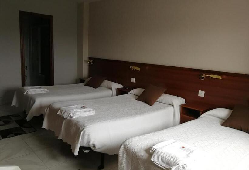 اتاق استاندارد سه نفره, Hostal Cerecedo