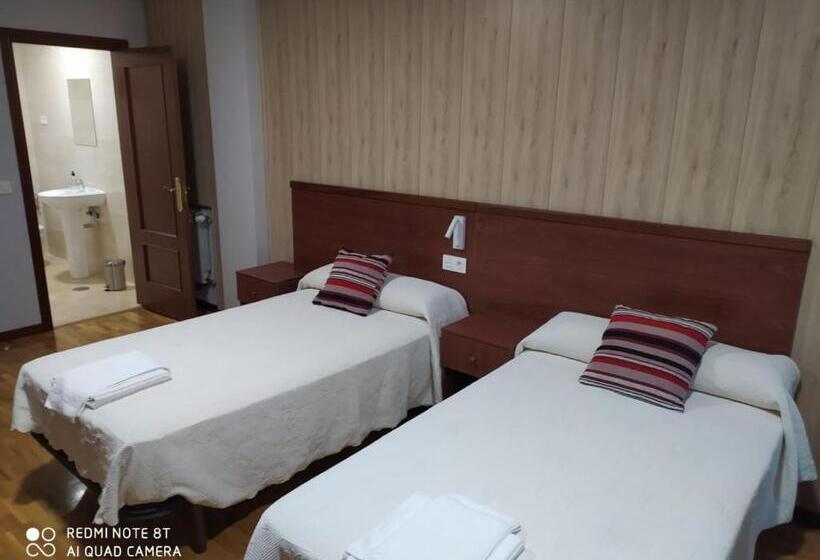 اتاق استاندارد با تخت بزرگ, Hostal Cerecedo