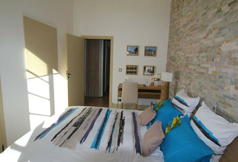 ویلای لوکس 1 خوابه, La Villa Corsica