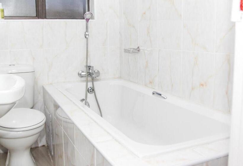اتاق استاندارد با سرویس بهداشتی مشترک, Streets Of Gold Guest House