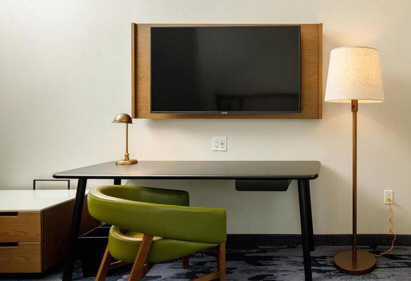 سوئیت اجرایی با تخت کینگ, Fairfield Inn & Suites By Marriott Salina