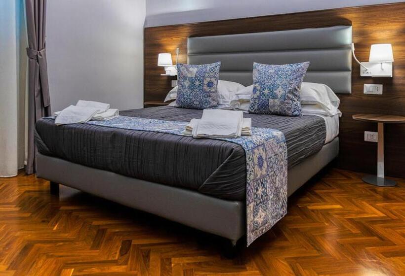 اتاق لوکس خانوادگی, Re Vittorio De Luxe